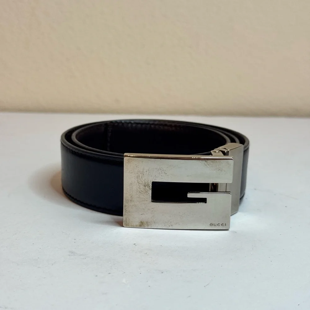 GUCCI Vintage G Logo Black Leather Belt